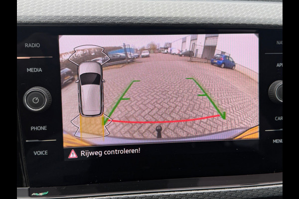 Volkswagen T-Cross 1.0 TSI AUTOMAAT 110 pk 2 X R-Line, trekhaak, dealer onderhouden, 1 e eigenaar, NL auto met nap