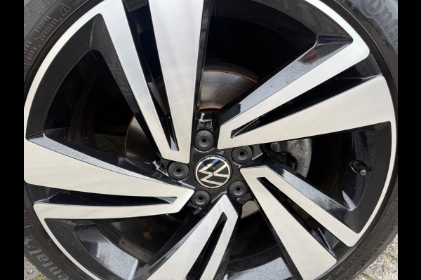 Volkswagen T-Cross 1.0 TSI AUTOMAAT 110 pk 2 X R-Line, trekhaak, dealer onderhouden, 1 e eigenaar, NL auto met nap