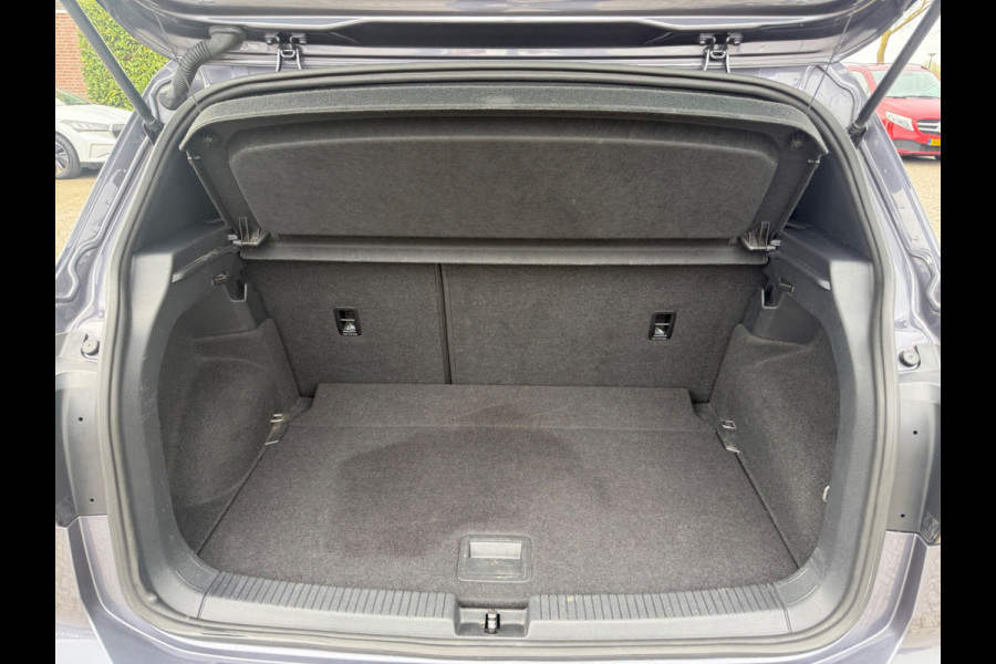 Volkswagen T-Cross 1.0 TSI AUTOMAAT 110 pk 2 X R-Line, trekhaak, dealer onderhouden, 1 e eigenaar, NL auto met nap