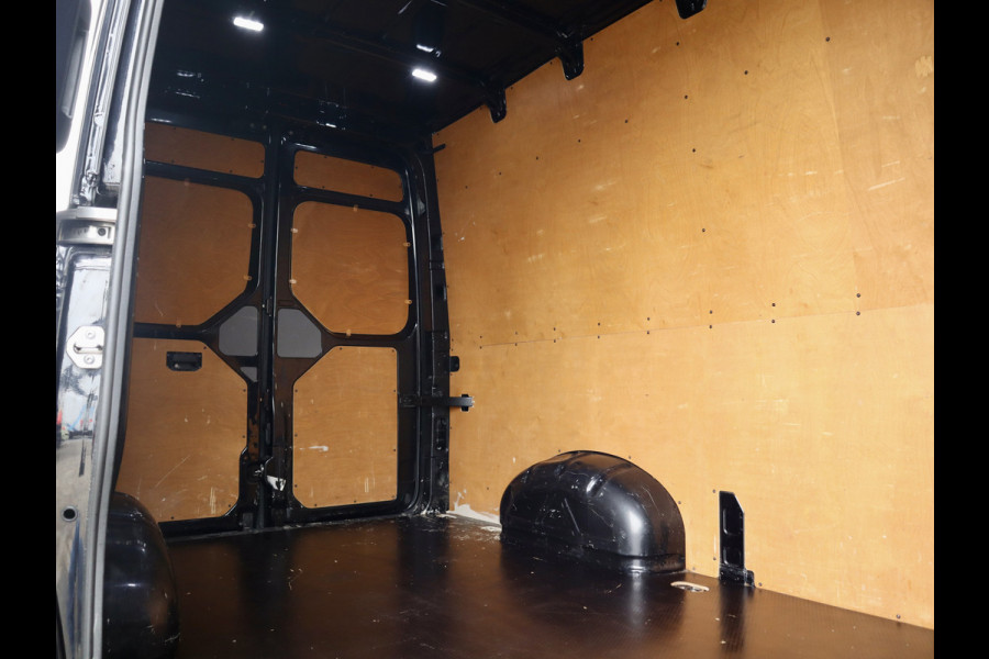 Volkswagen Crafter 2.0 TDI 177PK L3H3 EXCLUSIVE EDITION