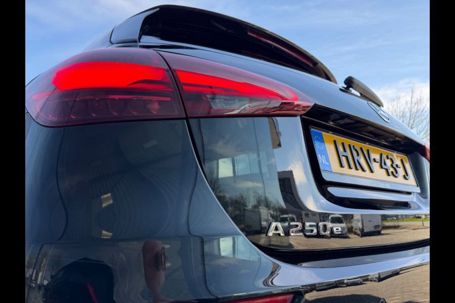 Mercedes-Benz A-Klasse 250 e Star Edition, 1e eigenaar, NAP, Pano, Leder, KeyLess