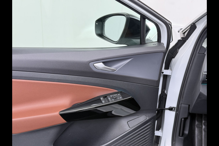 Volkswagen ID.4 204PK First 77kWh SOH 91% Leer/Alcantara Adap.Cruise Camera Apple Carplay Android Navi Ecc Pdc-a+v Lmv 20" Stoel+Stuurverwarming Led Bordherkenning Voor-Klimatisering Semi-Autopilot App-Connect E-sound Front-Assist Origineel Nederlandse Auto
