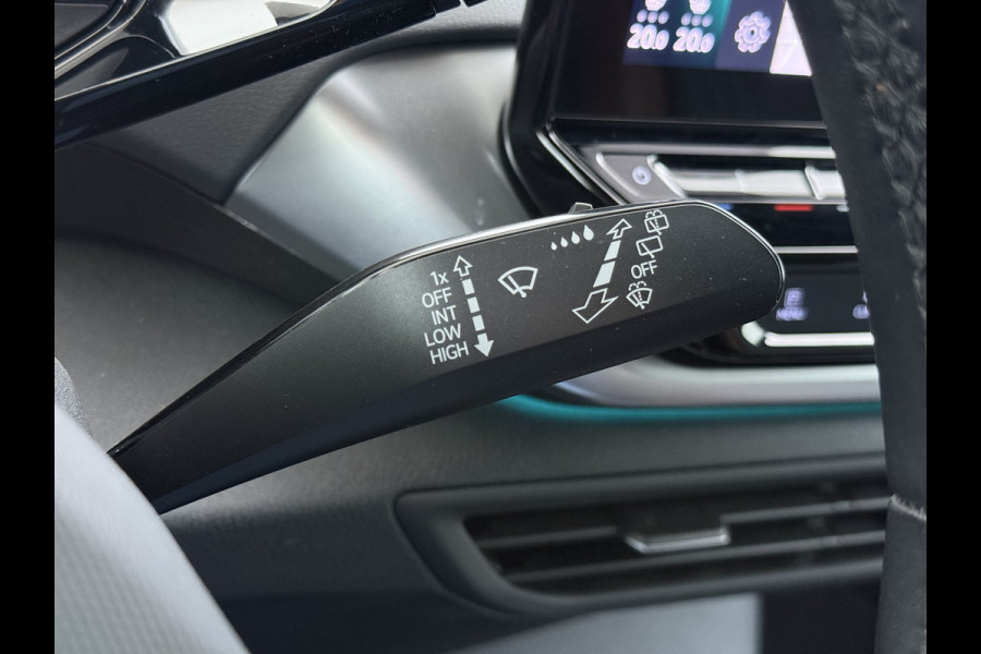 Volkswagen ID.4 204PK First 77kWh SOH 91% Leer/Alcantara Adap.Cruise Camera Apple Carplay Android Navi Ecc Pdc-a+v Lmv 20" Stoel+Stuurverwarming Led Bordherkenning Voor-Klimatisering Semi-Autopilot App-Connect E-sound Front-Assist Origineel Nederlandse Auto