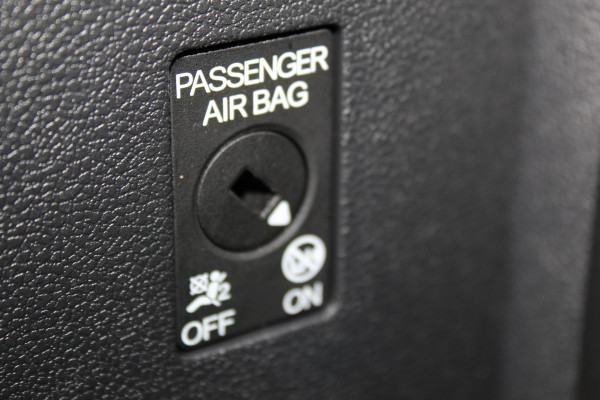 Volkswagen Taigo 1.0-96pk TSI Edition. Zeer nette en luxe hoogzitter, slechts 33.500km ! Airco, cruise cntrl adaptief, camera, pdc achter, trekhaak, LED verlichting, Apple Carplay/Android auto, bluetooth telefoonvoorb., digitaal dashboard etc.