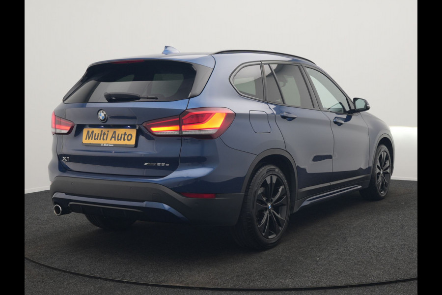 BMW X1 xDrive25e Sportline PHEV 221pk Dealer O.H. | Trekhaak Afn. | Camera | Adaptive LED | Hifi Sound | Sportstoelen Verwarmd | Sfeerverlichting | Apple Carplay | Navigatie | DAB | Cruise Control | Plug In Hybrid |