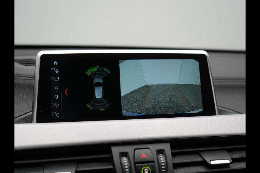 BMW X1 xDrive25e Sportline PHEV 221pk Dealer O.H. | Trekhaak Afn. | Camera | Adaptive LED | Hifi Sound | Sportstoelen Verwarmd | Sfeerverlichting | Apple Carplay | Navigatie | DAB | Cruise Control | Plug In Hybrid |