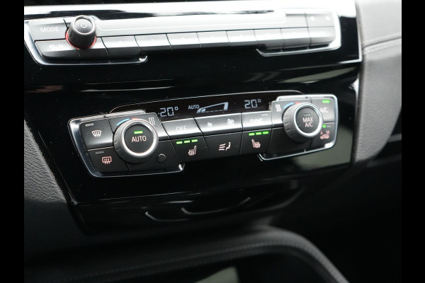 BMW X1 xDrive25e Sportline PHEV 221pk Dealer O.H. | Trekhaak Afn. | Camera | Adaptive LED | Hifi Sound | Sportstoelen Verwarmd | Sfeerverlichting | Apple Carplay | Navigatie | DAB | Cruise Control | Plug In Hybrid |