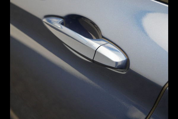 BMW X1 xDrive25e Sportline PHEV 221pk Dealer O.H. | Trekhaak Afn. | Camera | Adaptive LED | Hifi Sound | Sportstoelen Verwarmd | Sfeerverlichting | Apple Carplay | Navigatie | DAB | Cruise Control | Plug In Hybrid |