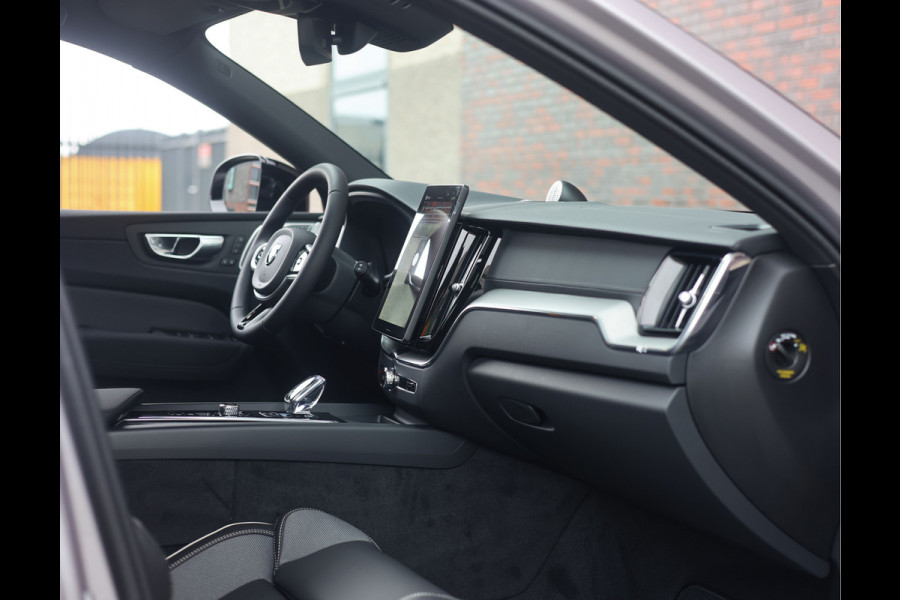 Volvo XC60 T8 AWD Polestar Engineered | Pano - Trekhaak - Bowers&Wilkins