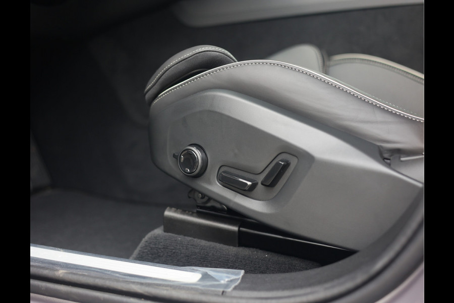 Volvo XC60 T8 AWD Polestar Engineered | Pano - Trekhaak - Bowers&Wilkins