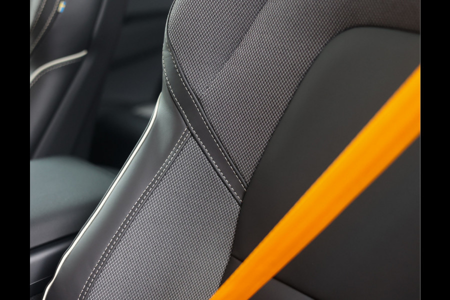 Volvo XC60 T8 AWD Polestar Engineered | Pano - Trekhaak - Bowers&Wilkins