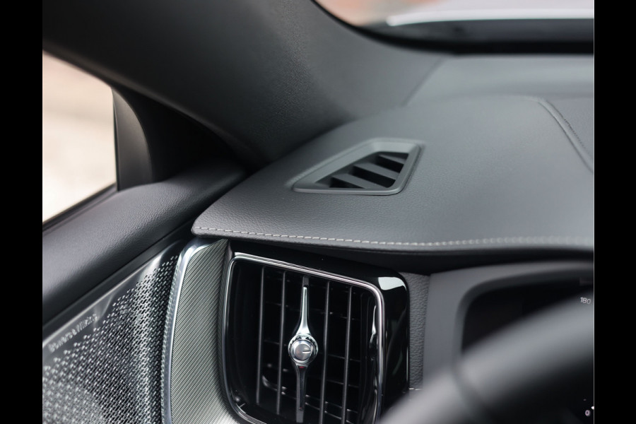 Volvo XC60 T8 AWD Polestar Engineered | Pano - Trekhaak - Bowers&Wilkins