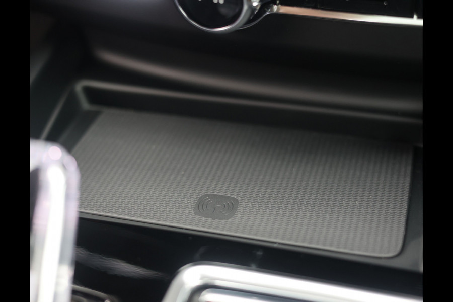 Volvo XC60 T8 AWD Polestar Engineered | Pano - Trekhaak - Bowers&Wilkins