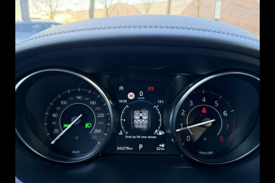 Jaguar E-Pace 2.0 P200 AWD R-Dynamic VAN: 31.900,- VOOR 29.877,- UW LENTEVOORDEEL: 2.023,- | RIJKLAARPRIJS INCL 12 MND BOVAG GARANTIE| PANO| ELEK. ACHTERKLEP| ELEK. STOEL| LEER| TREKHAAK LED