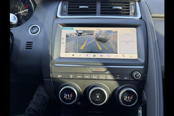 Jaguar E-Pace 2.0 P200 AWD R-Dynamic VAN: 31.900,- VOOR 29.877,- UW LENTEVOORDEEL: 2.023,- | RIJKLAARPRIJS INCL 12 MND BOVAG GARANTIE| PANO| ELEK. ACHTERKLEP| ELEK. STOEL| LEER| TREKHAAK LED