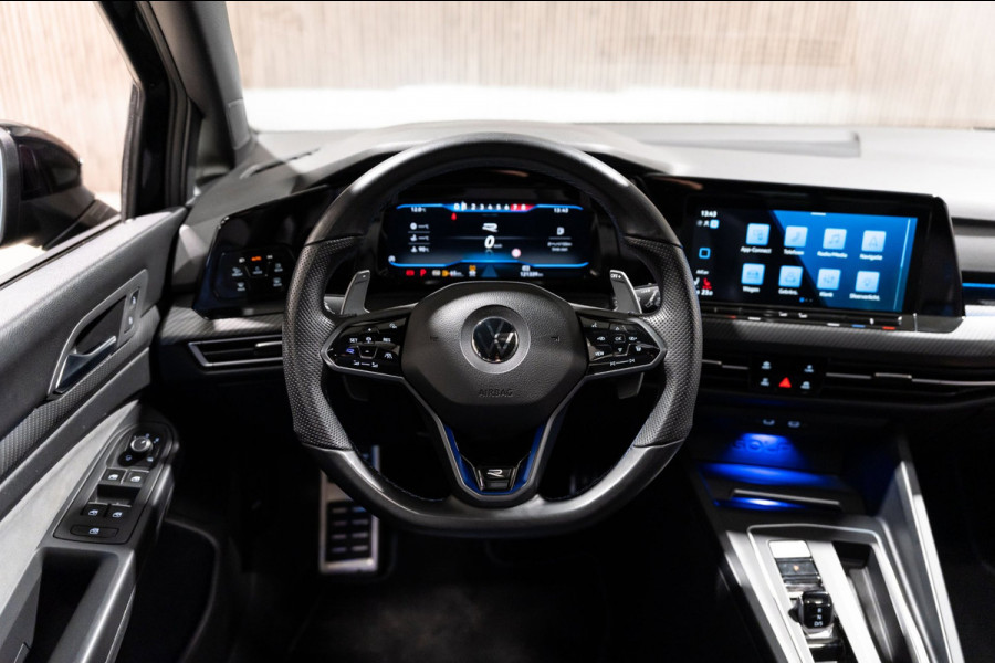 Volkswagen Golf 2.0 TSI R 4Motion PANO IQ CAMERA