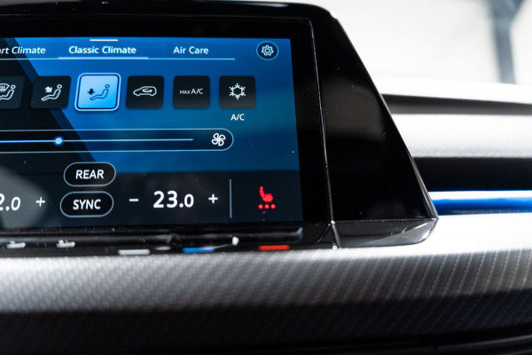 Volkswagen Golf 2.0 TSI R 4Motion PANO IQ CAMERA