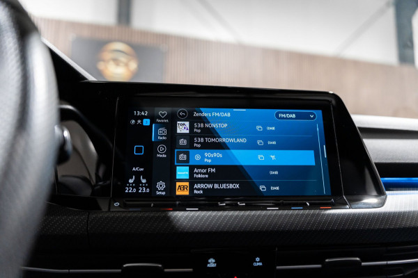 Volkswagen Golf 2.0 TSI R 4Motion PANO IQ CAMERA