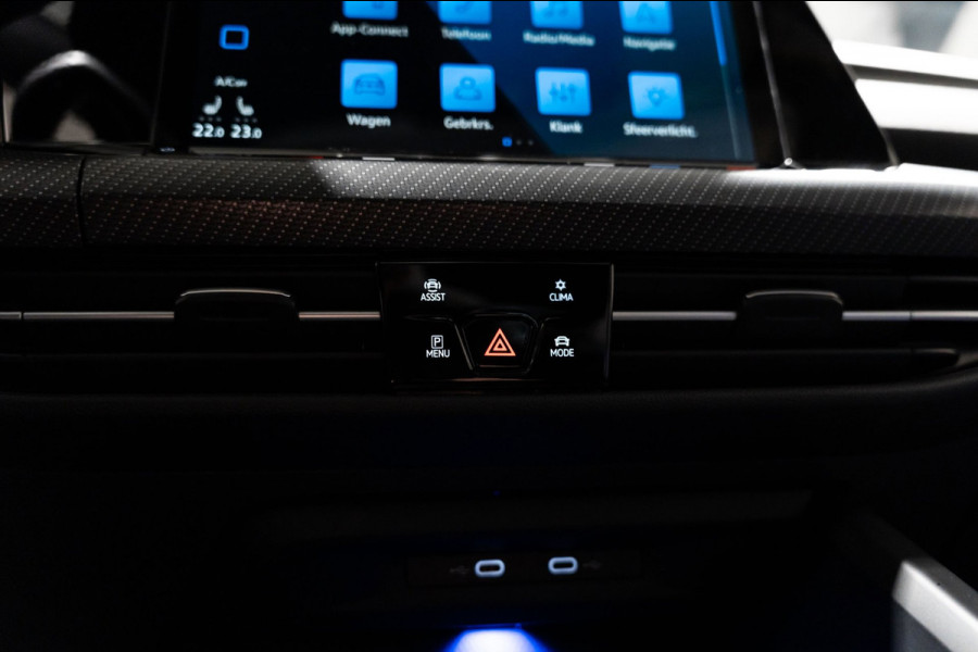 Volkswagen Golf 2.0 TSI R 4Motion PANO IQ CAMERA