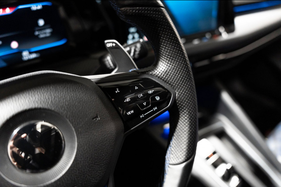 Volkswagen Golf 2.0 TSI R 4Motion PANO IQ CAMERA