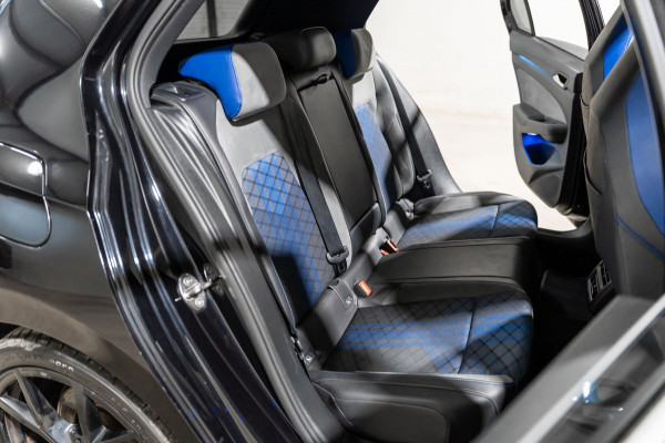 Volkswagen Golf 2.0 TSI R 4Motion PANO IQ CAMERA