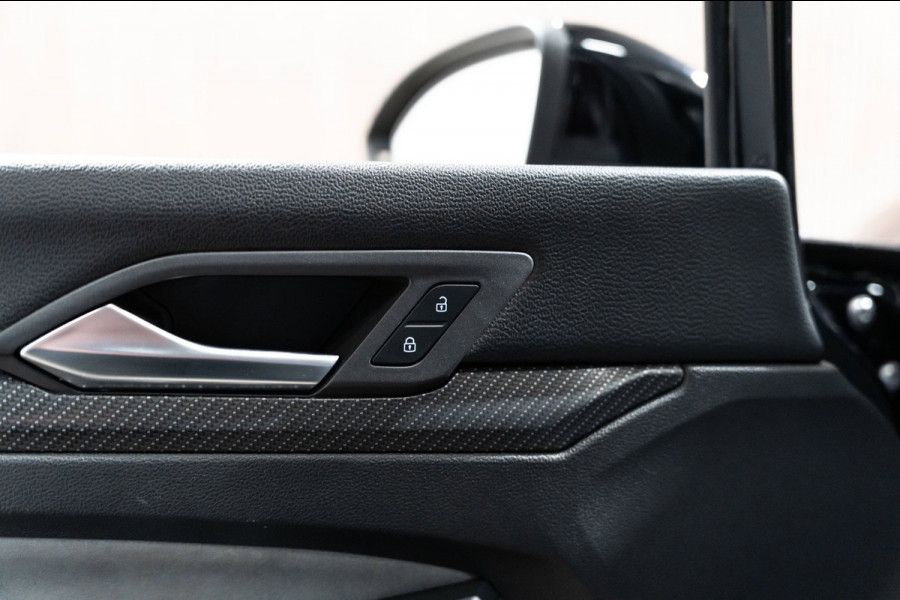 Volkswagen Golf 2.0 TSI R 4Motion PANO IQ CAMERA