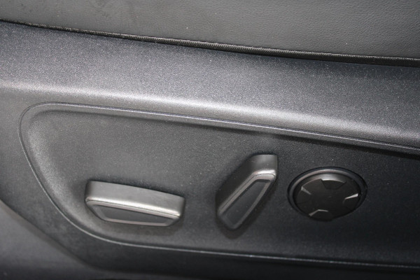 Ford Kuga 2.5 FHEV Active X 190pk | Driver Assistance Pack | 4WD | Technology Pack | 2.100kg Trekgewicht | Winterpack | Panoramadak | All Weather Banden | Geen stekker nodig