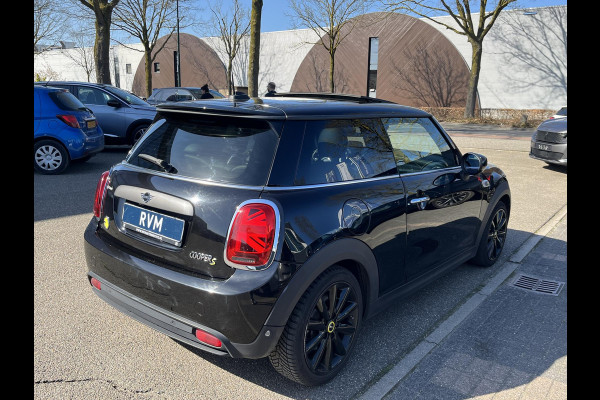 MINI Mini Electric Yours 33 kWh SOH 100% | SUPER COMPLEET UITGEVOERD| PANO | HARMAN KARDON | STOELVERWARMING| HEAD-UP DISPLAY| ACHTERUITRIJCAMERA|