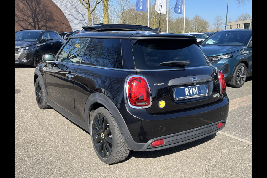 MINI Mini Electric Yours 33 kWh SOH 100% | SUPER COMPLEET UITGEVOERD| PANO | HARMAN KARDON | STOELVERWARMING| HEAD-UP DISPLAY| ACHTERUITRIJCAMERA|