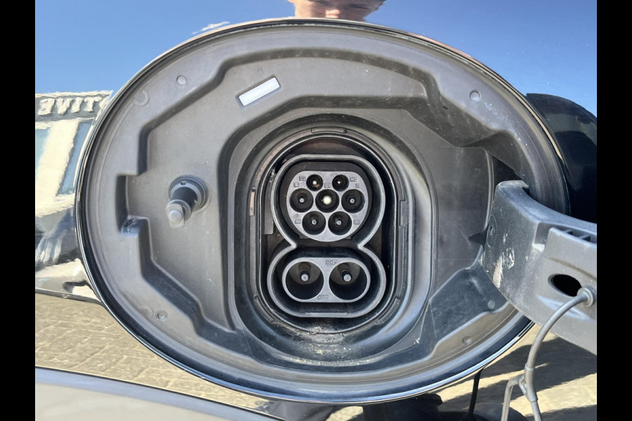 MINI Mini Electric Yours 33 kWh SOH 100% | SUPER COMPLEET UITGEVOERD| PANO | HARMAN KARDON | STOELVERWARMING| HEAD-UP DISPLAY| ACHTERUITRIJCAMERA|