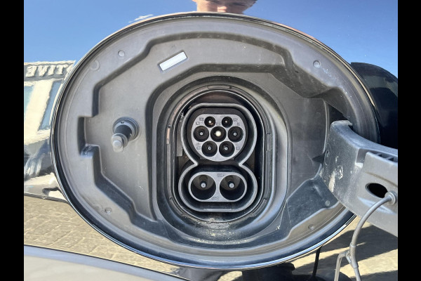 MINI Mini Electric Yours 33 kWh SOH 100% | SUPER COMPLEET UITGEVOERD| PANO | HARMAN KARDON | STOELVERWARMING| HEAD-UP DISPLAY| ACHTERUITRIJCAMERA|