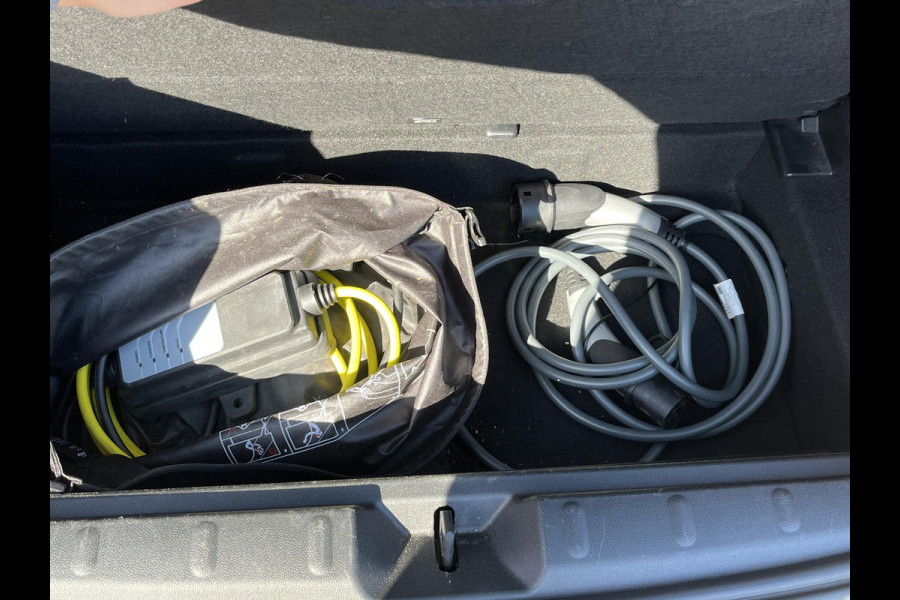 MINI Mini Electric Yours 33 kWh SOH 100% | SUPER COMPLEET UITGEVOERD| PANO | HARMAN KARDON | STOELVERWARMING| HEAD-UP DISPLAY| ACHTERUITRIJCAMERA|