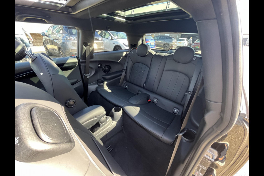 MINI Mini Electric Yours 33 kWh SOH 100% | SUPER COMPLEET UITGEVOERD| PANO | HARMAN KARDON | STOELVERWARMING| HEAD-UP DISPLAY| ACHTERUITRIJCAMERA|