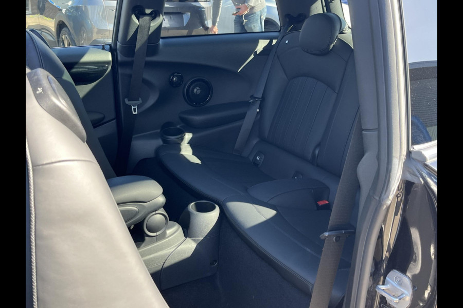 MINI Mini Electric Yours 33 kWh SOH 100% | SUPER COMPLEET UITGEVOERD| PANO | HARMAN KARDON | STOELVERWARMING| HEAD-UP DISPLAY| ACHTERUITRIJCAMERA|