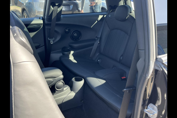 MINI Mini Electric Yours 33 kWh SOH 100% | SUPER COMPLEET UITGEVOERD| PANO | HARMAN KARDON | STOELVERWARMING| HEAD-UP DISPLAY| ACHTERUITRIJCAMERA|