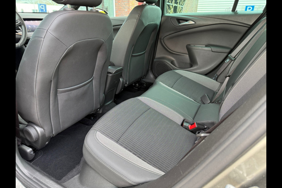 Opel Astra Sports Tourer 1.2 Turbo Elegance - Navi - Climate - Parkeerhulp - Trekhaak - Org.NL