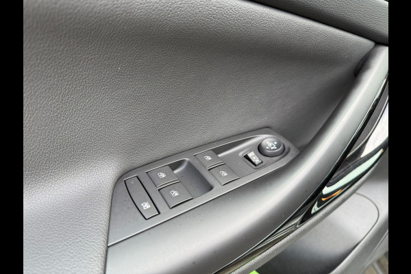 Opel Astra Sports Tourer 1.2 Turbo Elegance - Navi - Climate - Parkeerhulp - Trekhaak - Org.NL