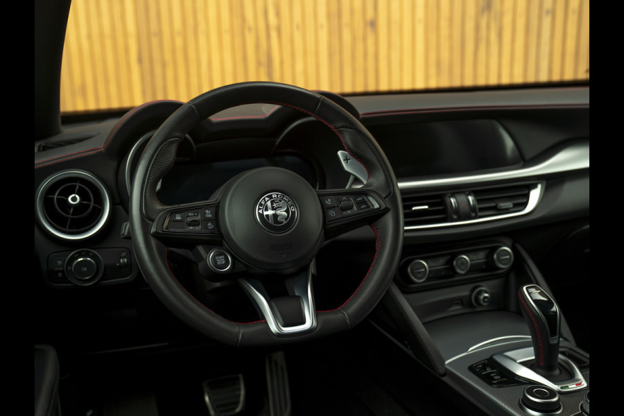 Alfa Romeo Stelvio 2.0T GME AWD Competizione 280pk | Harman/Kardon | Lederen dash.