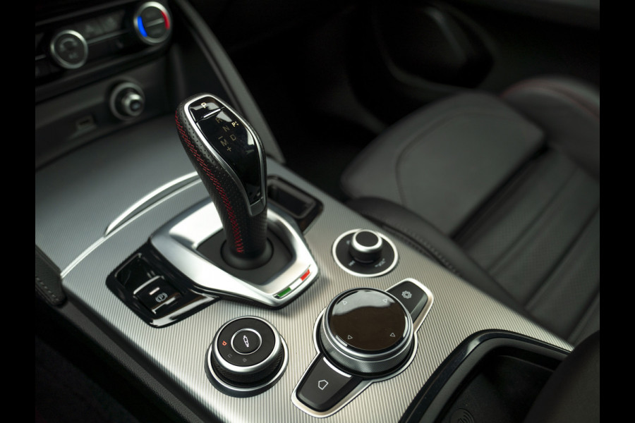 Alfa Romeo Stelvio 2.0T GME AWD Competizione 280pk | Harman/Kardon | Lederen dash.