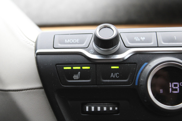 BMW i3 Basis 120Ah 42 kWh LEER PANO NAVI SOh 88,3%