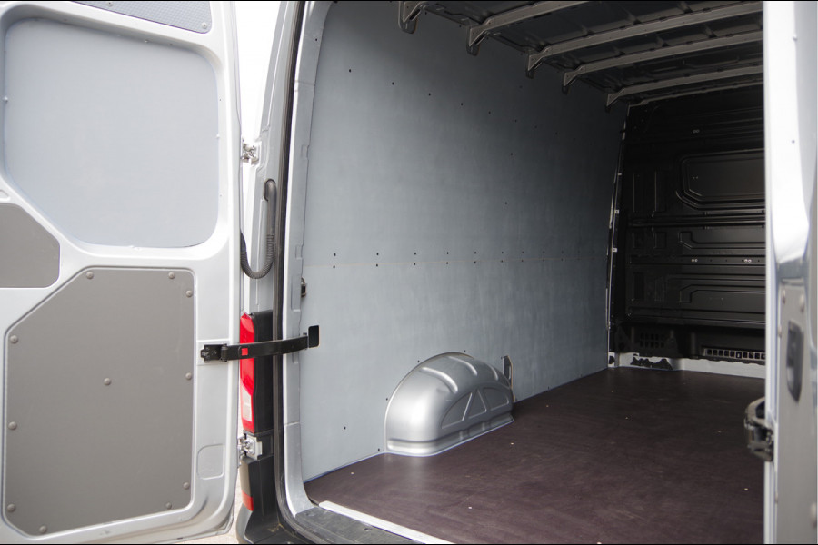 Volkswagen Crafter 35 2.0 TDI L3H3 Highline 177PK AUT. LED, STANDKACHEL, CAMERA, NAVI, CRUISE, AIRCO, PARKEERSENSOREN