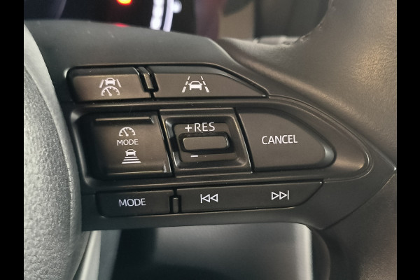 Toyota Yaris Cross 1.5 Hybrid 115 Comfort Dynamic uit 2025 Rijklaar + Fabrieksgarantie Henk Jongen Auto's in Helmond,  al 50 jaar service zoals 't hoort!