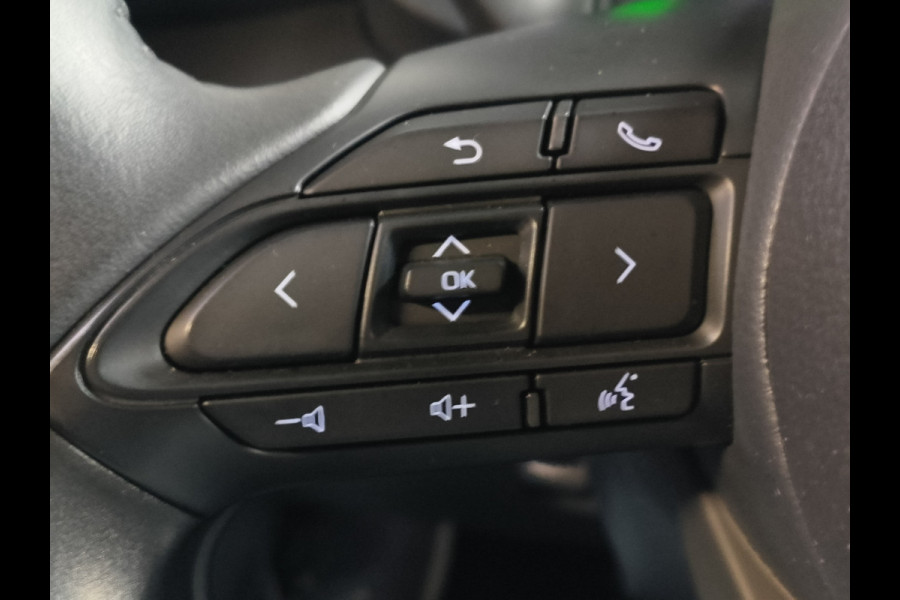 Toyota Yaris Cross 1.5 Hybrid 115 Comfort Dynamic uit 2025 Rijklaar + Fabrieksgarantie Henk Jongen Auto's in Helmond,  al 50 jaar service zoals 't hoort!