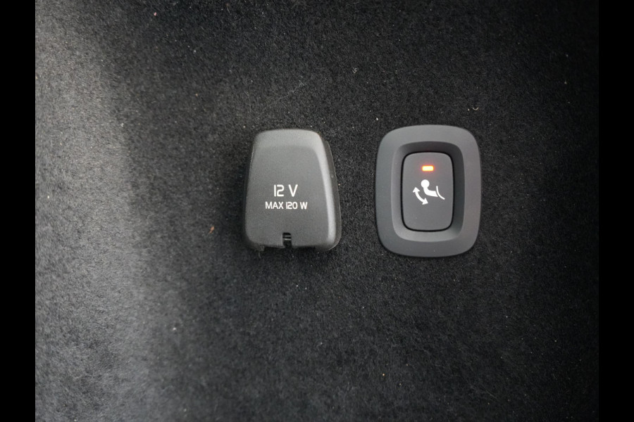 Volvo V60 T6 Recharge AWD R-Design PHEV 340pk Dealer O.H. | Trekhaak Af Fabriek | Panodak | Adaptive Cruise | 360 Camera | Lederen Sportstoelen Memory & Verwarmd | Keyless | Blis | Stuur Verwarmd | Apple Carplay | Navigatie | DAB | Plug In Hybrid |