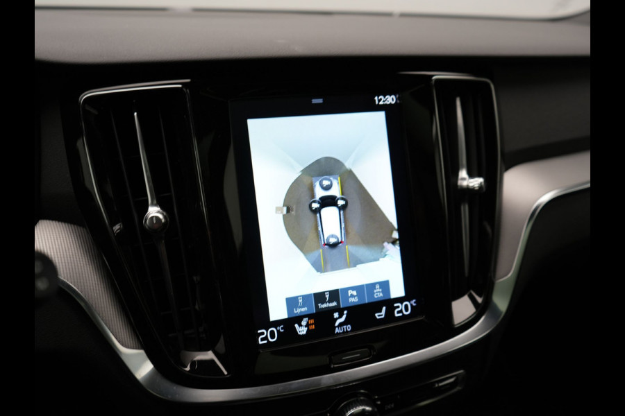 Volvo V60 T6 Recharge AWD R-Design PHEV 340pk Dealer O.H. | Trekhaak Af Fabriek | Panodak | Adaptive Cruise | 360 Camera | Lederen Sportstoelen Memory & Verwarmd | Keyless | Blis | Stuur Verwarmd | Apple Carplay | Navigatie | DAB | Plug In Hybrid |