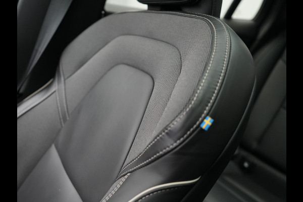 Volvo V60 T6 Recharge AWD R-Design PHEV 340pk Dealer O.H. | Trekhaak Af Fabriek | Panodak | Adaptive Cruise | 360 Camera | Lederen Sportstoelen Memory & Verwarmd | Keyless | Blis | Stuur Verwarmd | Apple Carplay | Navigatie | DAB | Plug In Hybrid |