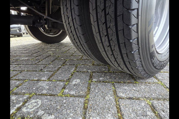 Iveco Daily type 42-180 automaat meubelbak dubbel-lucht 1e eigenaar !!!