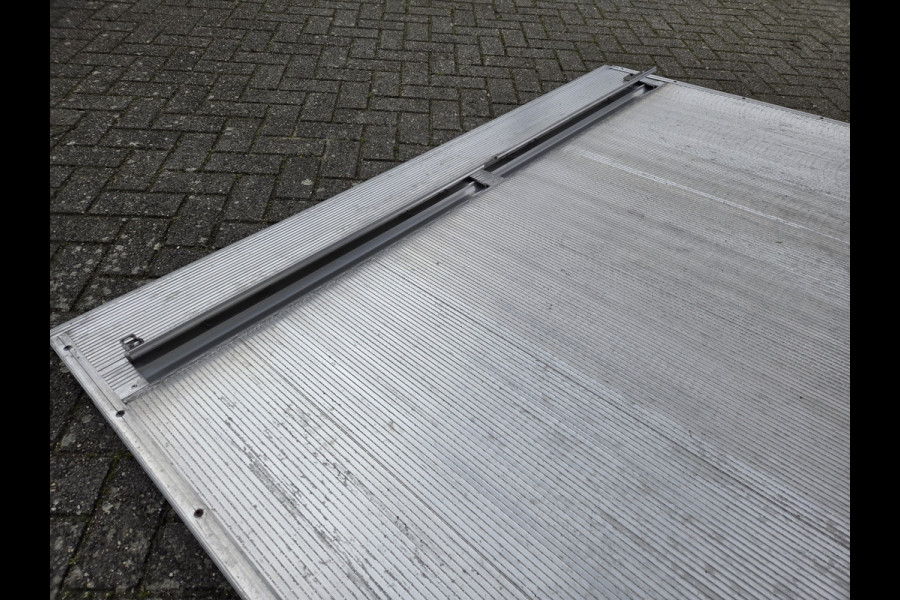 Iveco Daily type 42-180 automaat meubelbak dubbel-lucht 1e eigenaar !!!