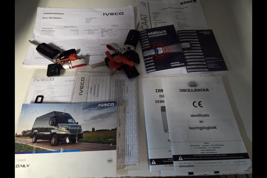 Iveco Daily type 42-180 automaat meubelbak dubbel-lucht 1e eigenaar !!!