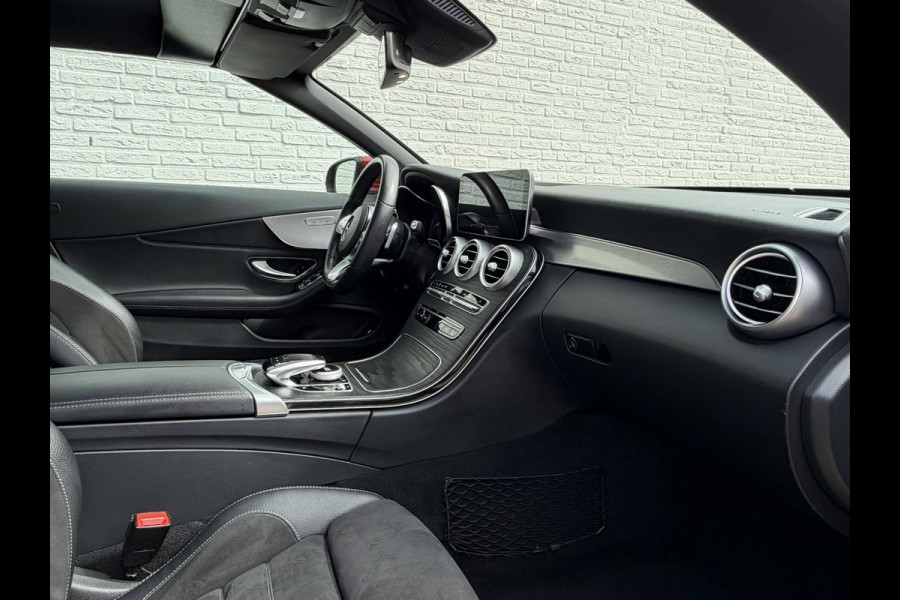 Mercedes-Benz C-Klasse Cabrio 300 Premium AMG Facelift Cabrio Camera Stoelverwarming/ventilatie Clima Carplay Full Led